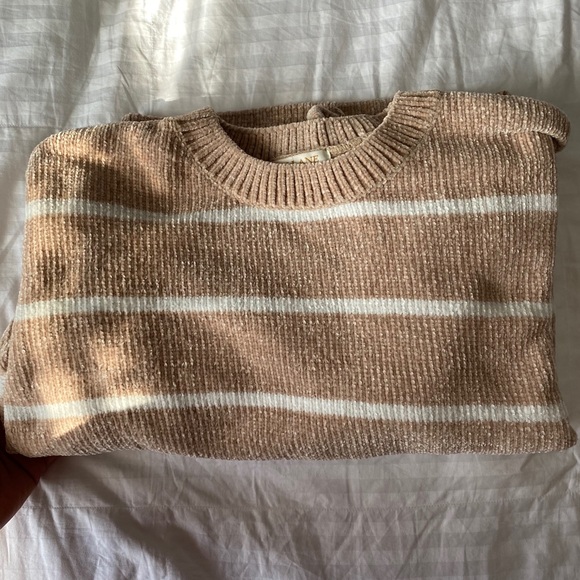 Soft baby pink striped sweater - Picture 3 of 3